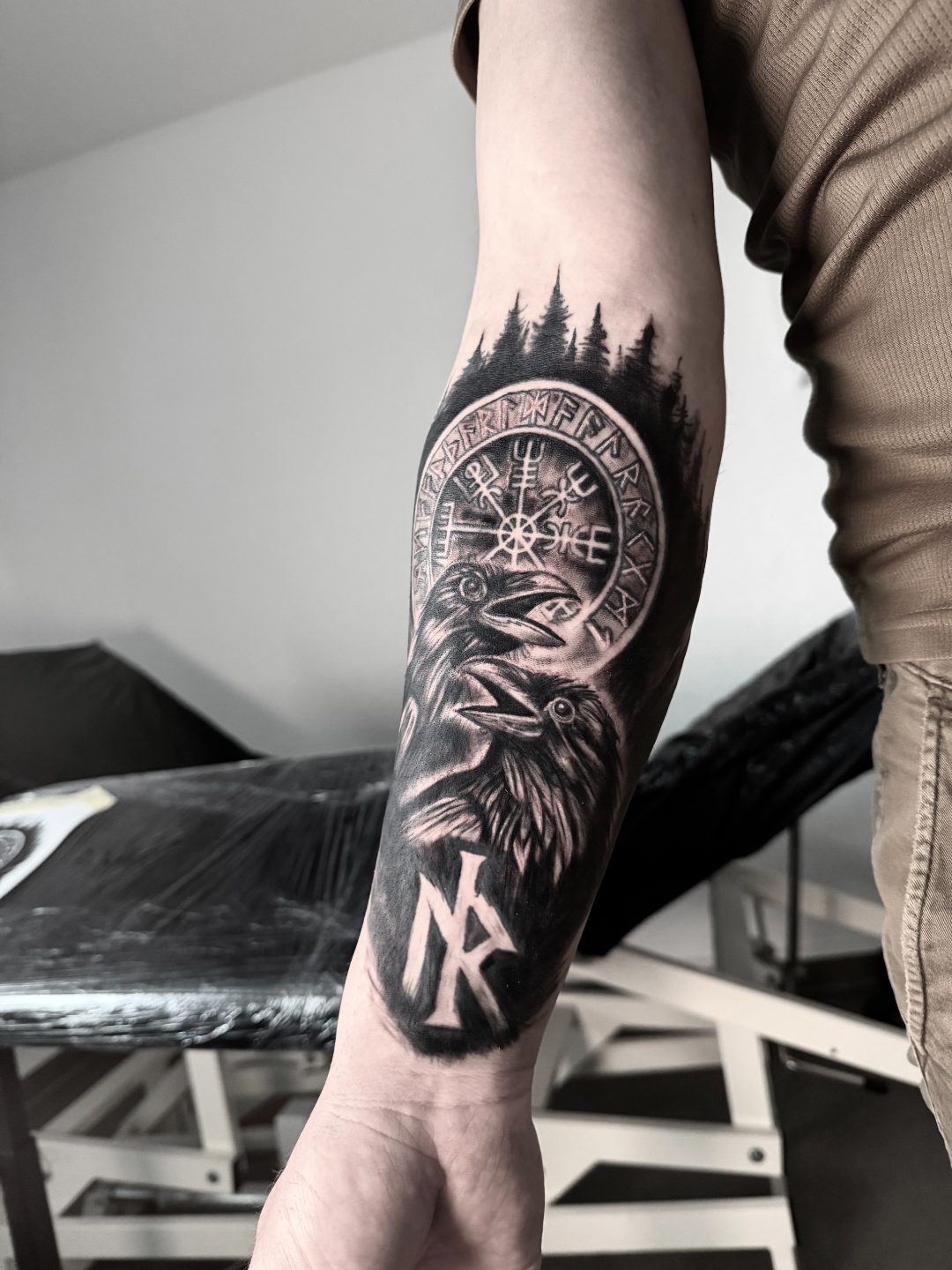 Ornamentales Brustbein Seitenansicht